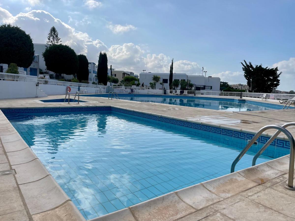 Ikaria Village Apt 201 Paphos Eksteriør bilde