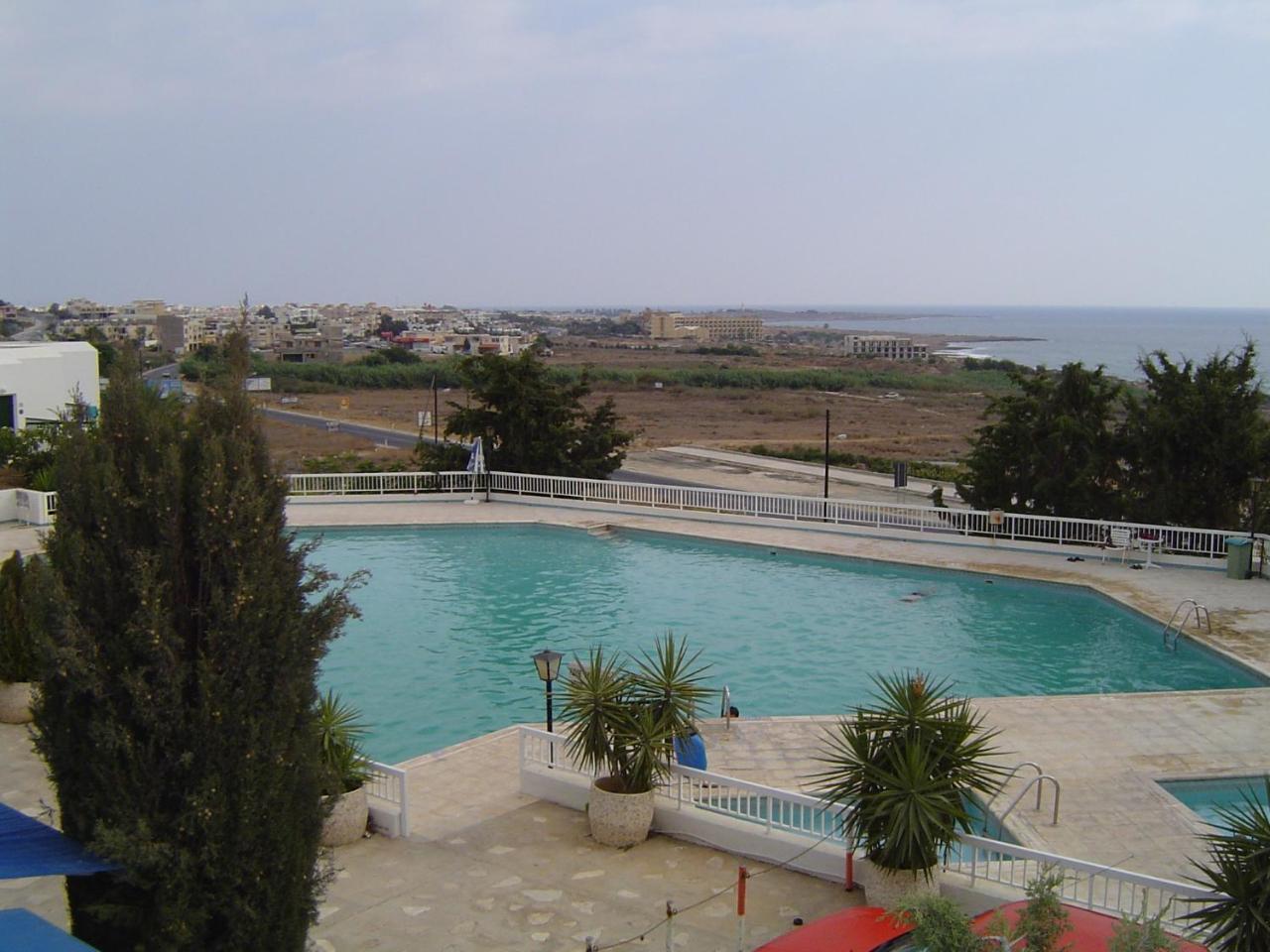 Ikaria Village Apt 201 Paphos Eksteriør bilde